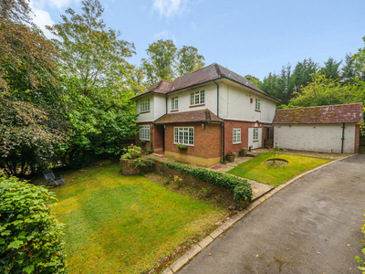 4 bedroom property for sale in Troutstream Way, Rickmansworth, WD3