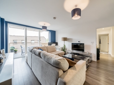 Apartment for sale - Adenmore Road, London, SE6