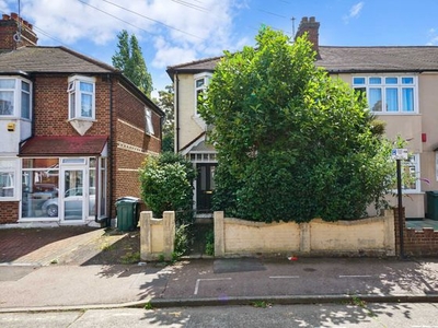 3 bedroom end of terrace house for sale London, E17 5AH