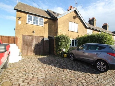4 bedroom end of terrace house for sale Rochford, SS4 1LF