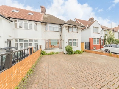 4 bedroom semi-detached house for sale London, NW11 8TJ