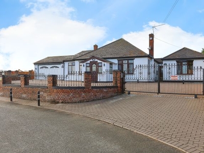 Bungalow for sale in Wiggins Hill Road, Wishaw, Sutton Coldfield, West Midlands B76