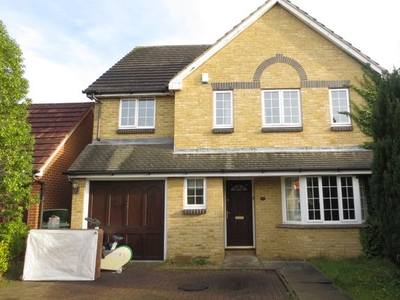 Detached house to rent in Shambrook Road, Cheshunt EN7
