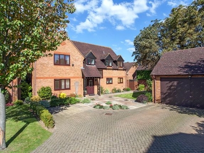 Detached house to rent in The Hawthorns, Charvil, Berkshire RG10
