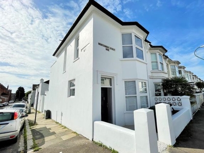 End terrace house to rent in Montgomery Street, Hove BN3