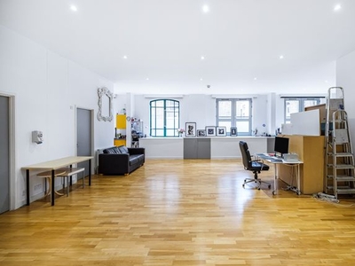 Flat for sale in Butlers & Colonial Wharf, Shad Thames SE1