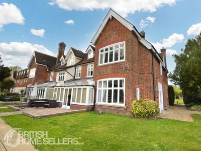 Flat for sale in Coopers Green Lane, Hatfield, Hertfordshire AL10