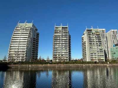 Flat to rent in Nv Buildings, 96 The Quays, Salford M50
