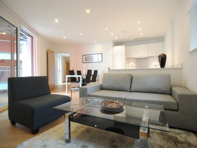 Flat to rent in Rossetti Apartments, Saffron Central Square, Croydon CR0
