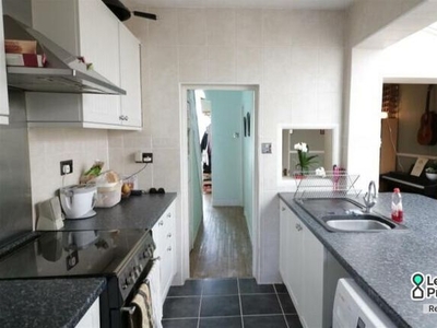 Terraced house to rent in George Street, Reading, Berkshire RG1