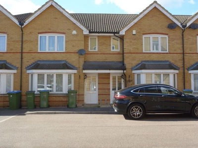 Terraced house to rent in Stanley Close, London SE9