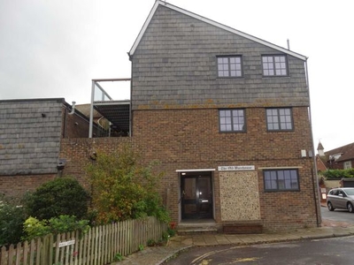 Town house to rent in Arun Street, Arundel BN18