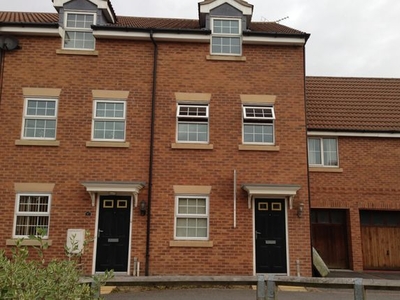 Town house to rent in Irwin Road, Blyton, Gainsborough DN21