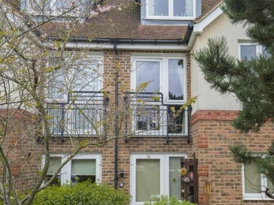 1 Bedroom Apartment For Sale In Station Road, Addlestone