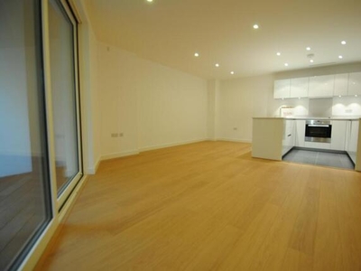 2 Bedroom Apartment For Rent In Saffron Central Square, Croydon