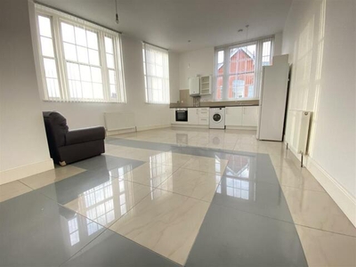 2 Bedroom Apartment For Rent In Wyvern House, Railway Terrace