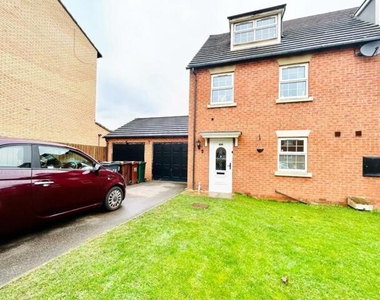 3 Bedroom End Of Terrace House For Sale In Bolton-upon-dearne