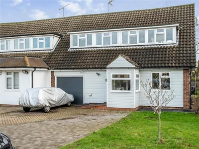 3 Bedroom Semi-detached House For Sale In Brentwood, Essex