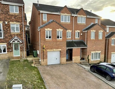 3 Bedroom Semi-detached House For Sale In Kippax, Leeds