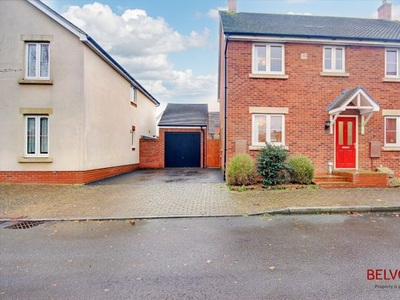 3 bedroom semi-detached house to rent Gloucester, GL3 4GG