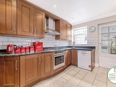 4 Bedroom Semi-detached House For Sale In Loughton