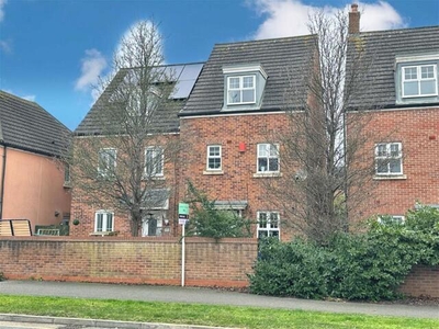 4 Bedroom Semi-detached House For Sale In Quedgeley, Gloucester