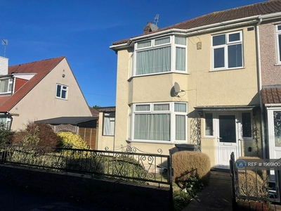 5 bedroom end of terrace house for rent in Felstead Road, Bristol, BS10