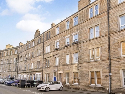 1 bed third floor flat for sale in Abbeyhill