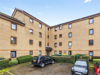 2 bed second floor flat for sale in The Shore