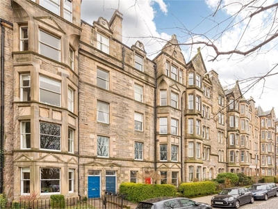 2 bed third floor flat for sale in Marchmont