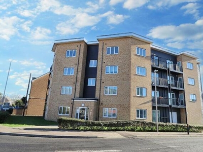 2 Bedroom Apartment For Sale In London Road, West Thurrock