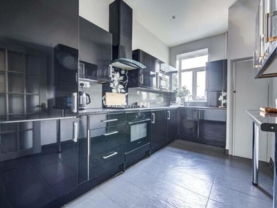 3 Bedroom Flat For Sale In Fulham Broadway, London