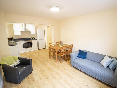 4 Bedroom Flat For Rent In 254 North Sherwood Street, Nottingham