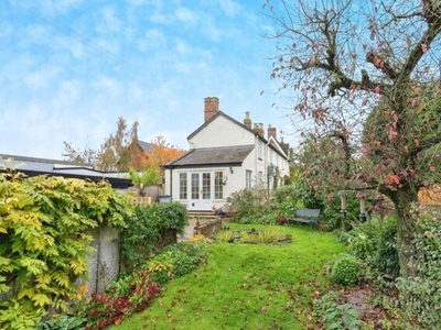 4 Bedroom Semi-detached House For Sale In Milton Keynes, Buckinghamshire