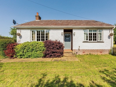 How End Road, Houghton Conquest, Bedford - 2 bedroom detached bungalow