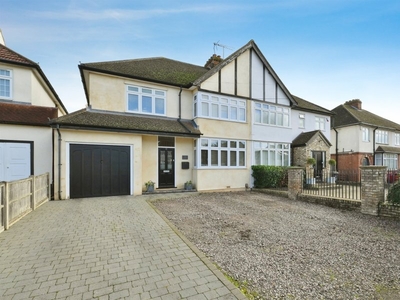 North Street, Nazeing, Waltham Abbey - 4 bedroom semi-detached house