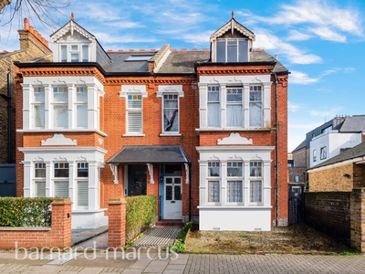 Thornton Avenue, Chiswick - 6 bedroom end of terrace house