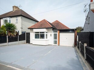 2 Bedroom Detached Bungalow For Sale In Westcliff-on-sea