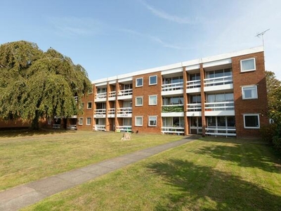 2 Bedroom Flat For Sale In Broadstairs