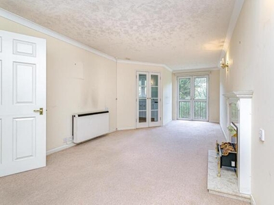 2 Bedroom Flat For Sale In Caterham, Surrey