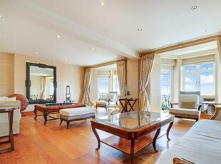 3 Bedroom Apartment For Rent In Hampstead
