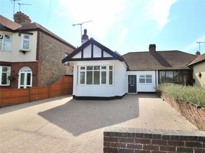 3 Bedroom Bungalow For Sale In Southend-on-sea, Essex