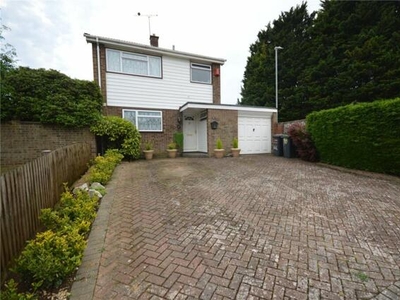 3 Bedroom Detached House For Sale In Luton, Bedfordshire