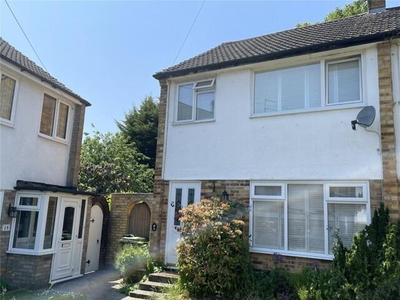 3 Bedroom End Of Terrace House For Sale In Farnborough, Hampshire