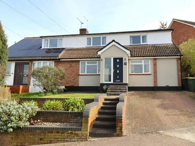 3 Bedroom Semi-detached House For Sale In Rayleigh