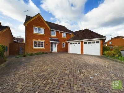 4 Bedroom Detached House For Sale In Farnborough, Hampshire