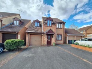 4 Bedroom Detached House For Sale In Maple Park, Nuneaton