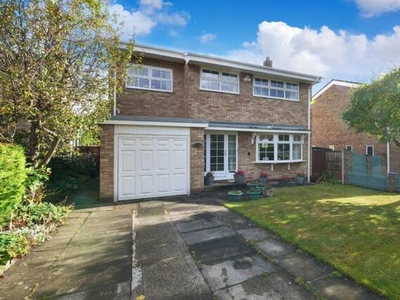 4 Bedroom Detached House For Sale In Shipley, West Yorkshire