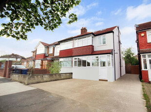 4 Bedroom End Of Terrace House For Rent In Perivale