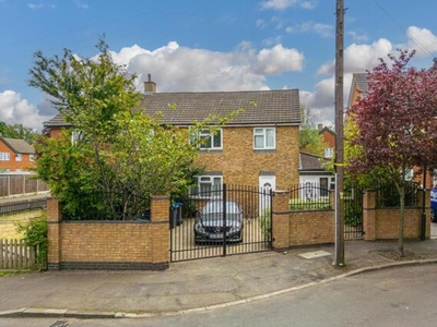 4 Bedroom House Mitcham Greater London